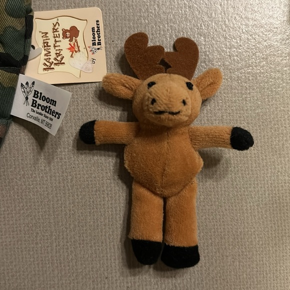 Kampin’ Kritters by Bloom Brothers 🫎 Moose in Camo Sleeping Bag ~ NEW - Picture 4 of 6